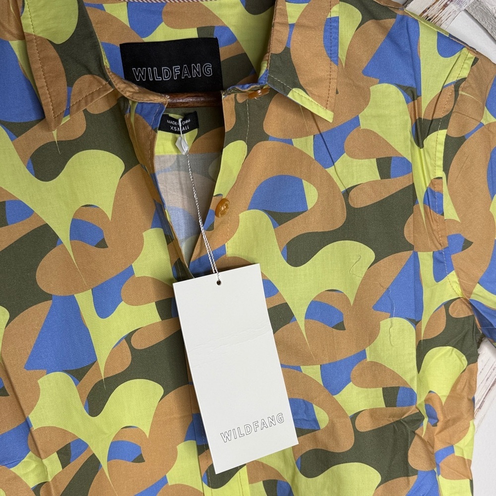 Wildfang Pop Art THE ESSENTIAL BUTTON UP Shirt,
Women's Size Small NWT - Picture 2 of 6